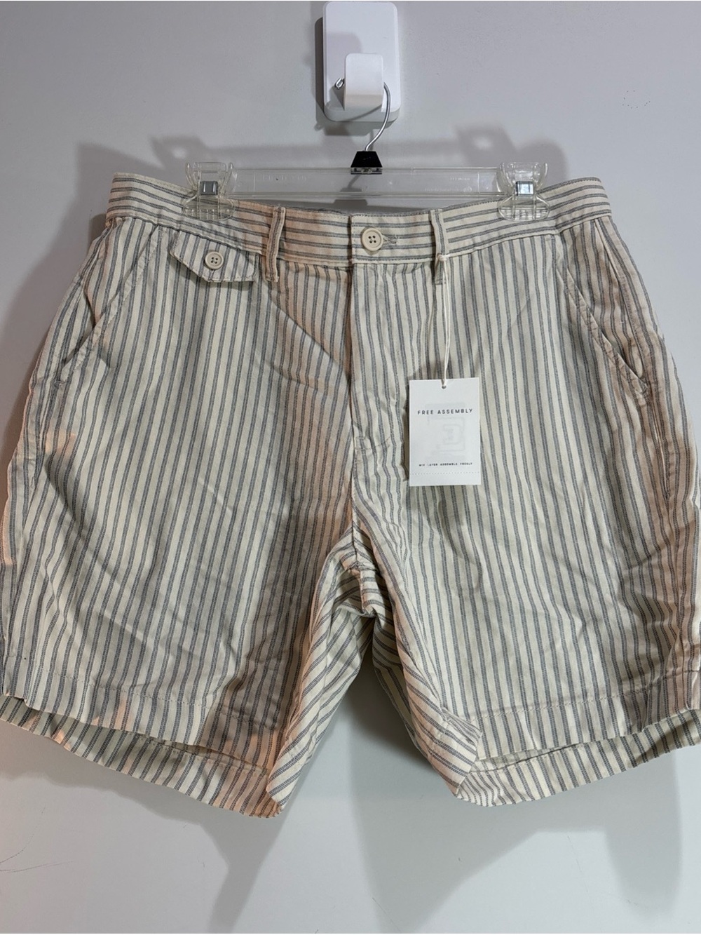 Free Assembly Men's Cream & Gray Striped Cotton Shorts. 1438